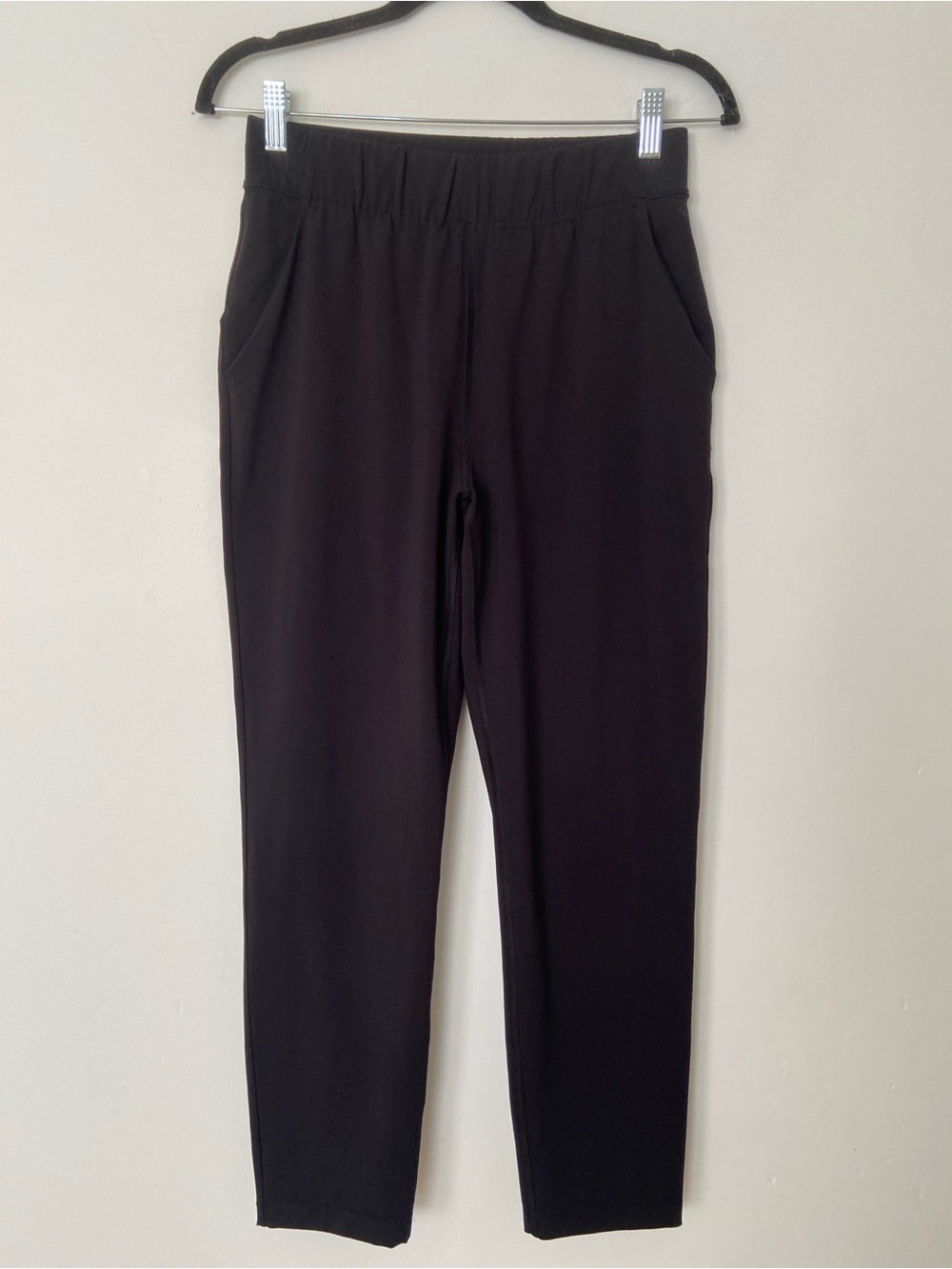 Aritzia The Group by Babaton Weekender Pant in Black size Small - Picture 3 of 9